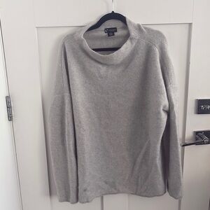 Bloomingdale's Gray Turtleneck Sweater Soft Knit Minimalist Cashmere